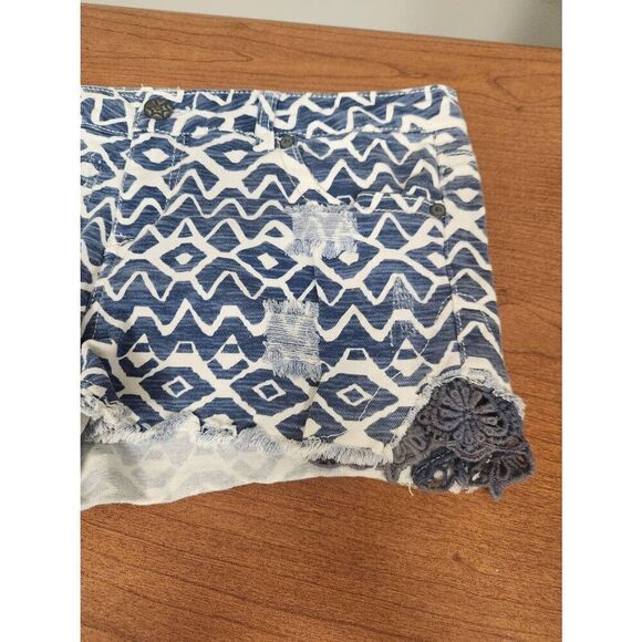 Rue 21 Cutoff Denim Shorts. Blue and white Print, Lace Insets, Distressed. Sz 11 - Picture 2 of 6